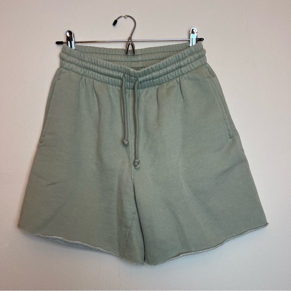 Aritzia TNA Sweat Shorts - Picture 1 of 3